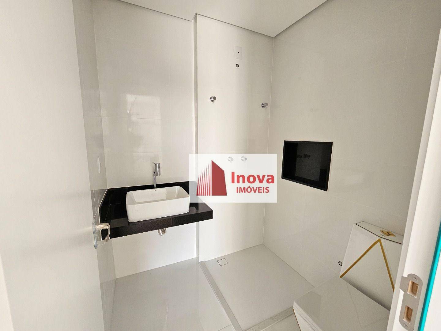 Apartamento à venda com 3 quartos, 140m² - Foto 18