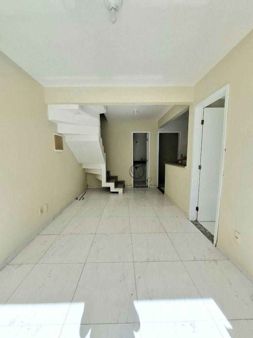 Casa à venda com 3 quartos, 107m² - Foto 2