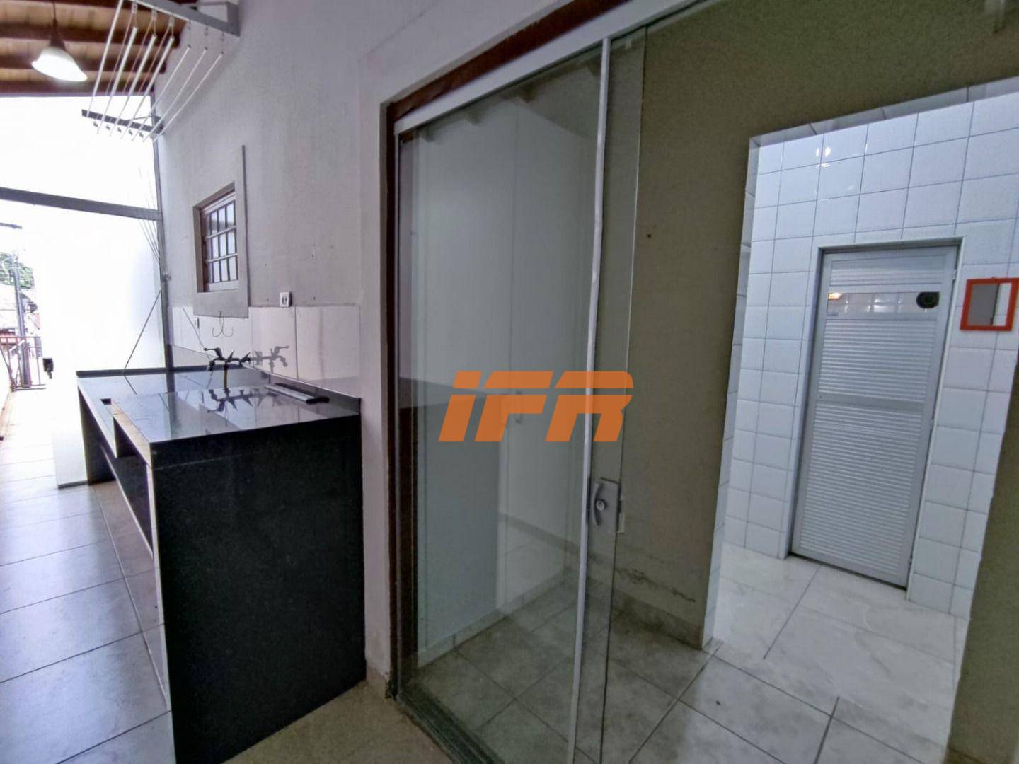 Sobrado à venda e aluguel com 4 quartos, 267m² - Foto 59