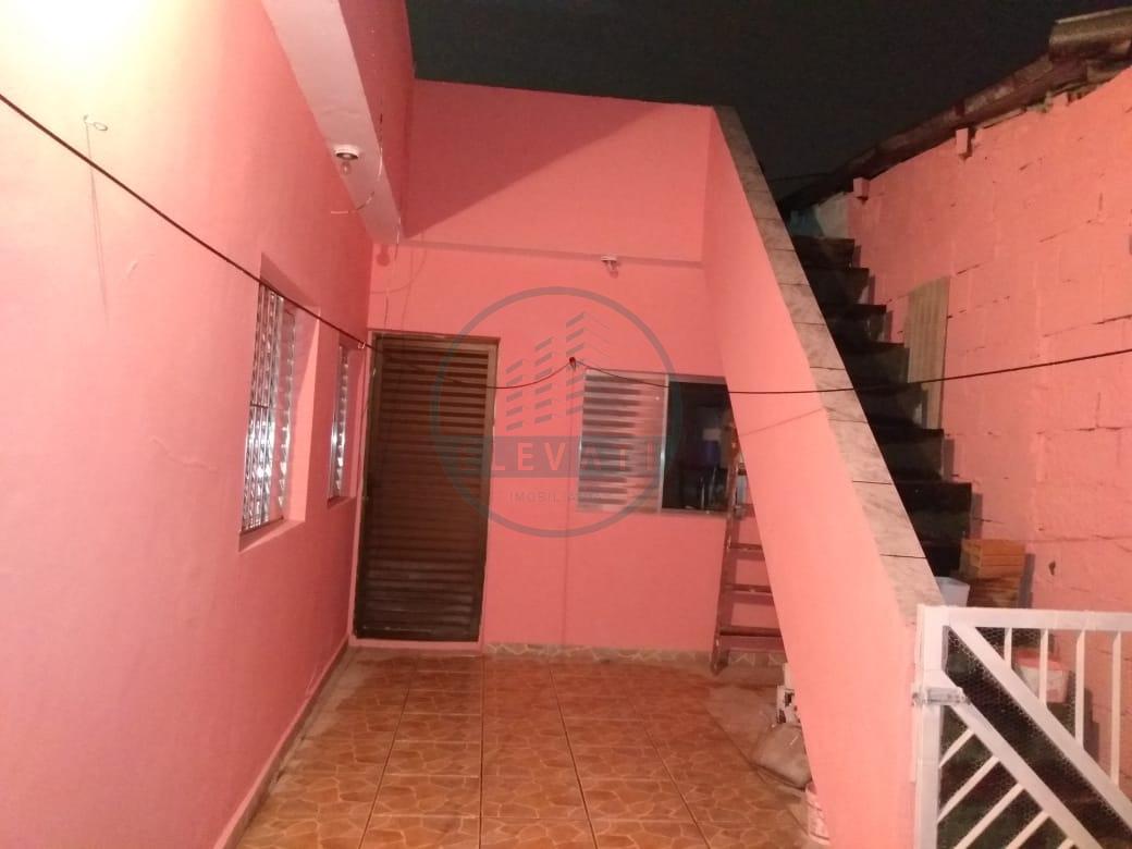 Sobrado à venda com 4 quartos, 220m² - Foto 4