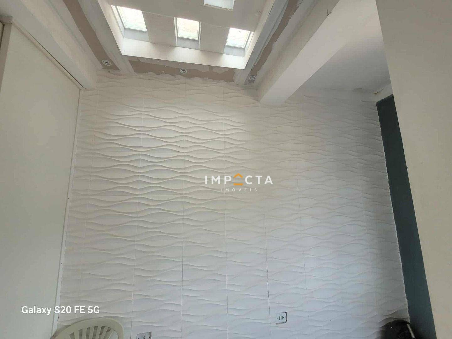 Casa à venda com 3 quartos, 140m² - Foto 1