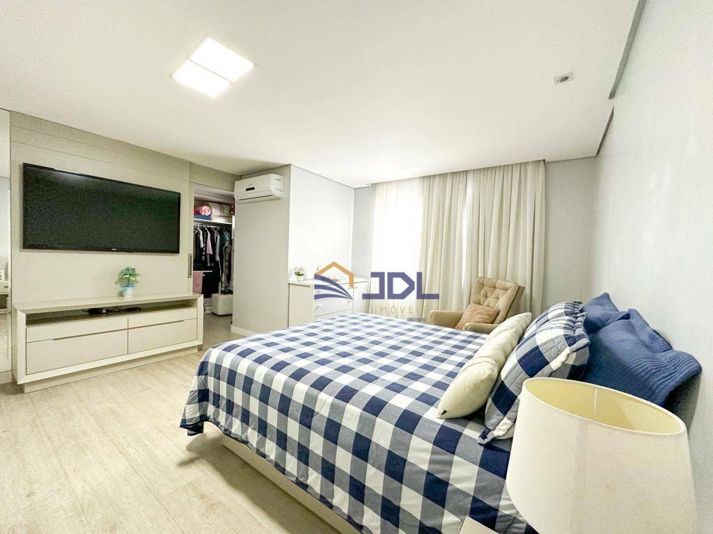 Casa à venda com 3 quartos, 205m² - Foto 12