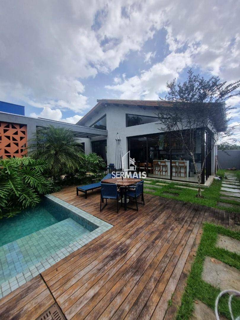 Casa de Condomínio à venda com 3 quartos, 256m² - Foto 1