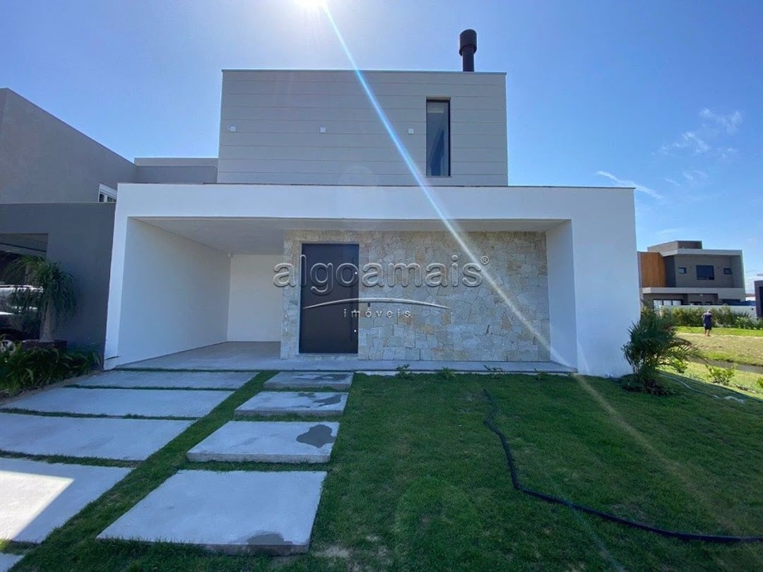 Casa de Condomínio à venda com 4 quartos, 208m² - Foto 1