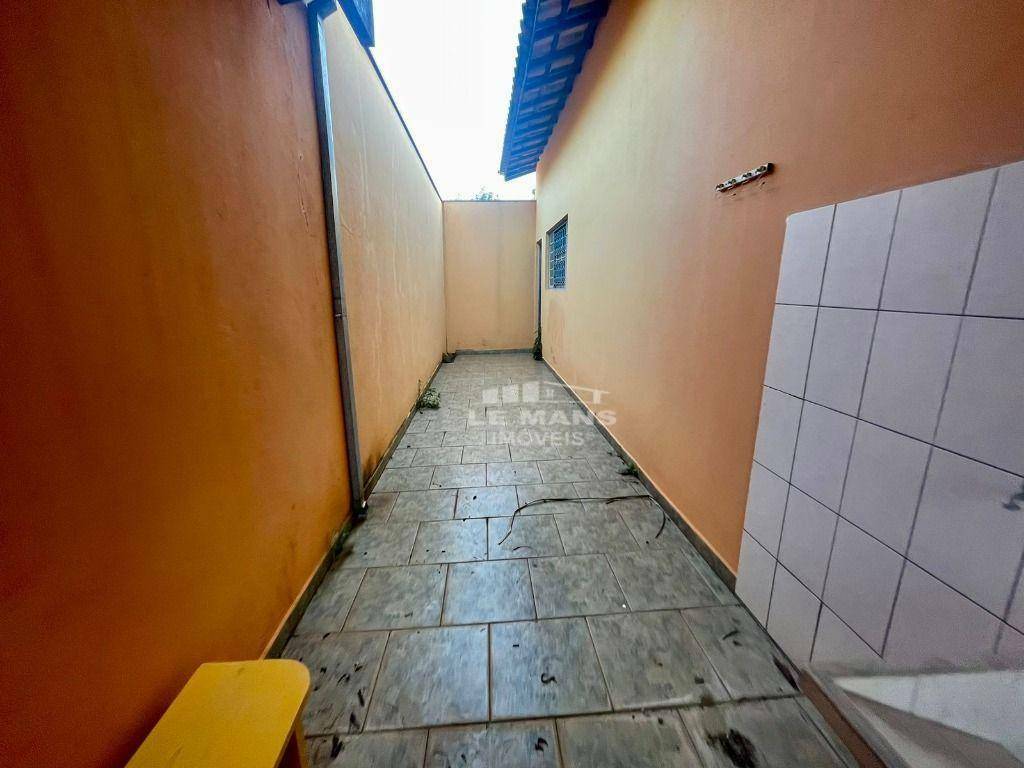 Chácara à venda com 3 quartos, 208m² - Foto 19