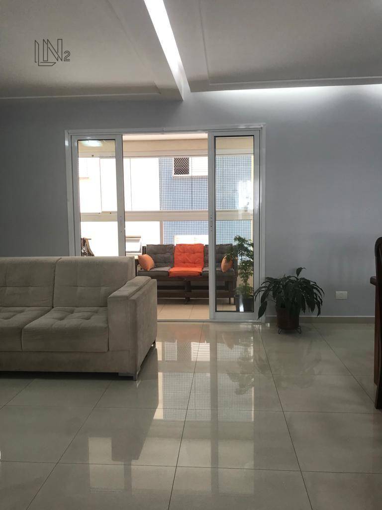 Apartamento à venda com 3 quartos, 140m² - Foto 2