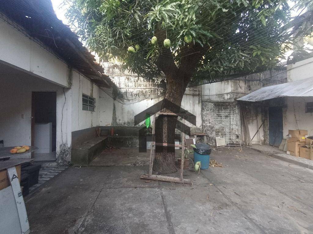 Casa para alugar com 4 quartos, 200m² - Foto 3