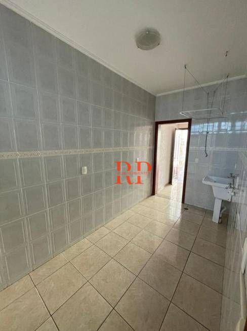 Casa à venda com 3 quartos, 200m² - Foto 11