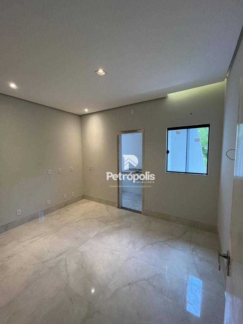 Casa à venda com 6 quartos, 377m² - Foto 11