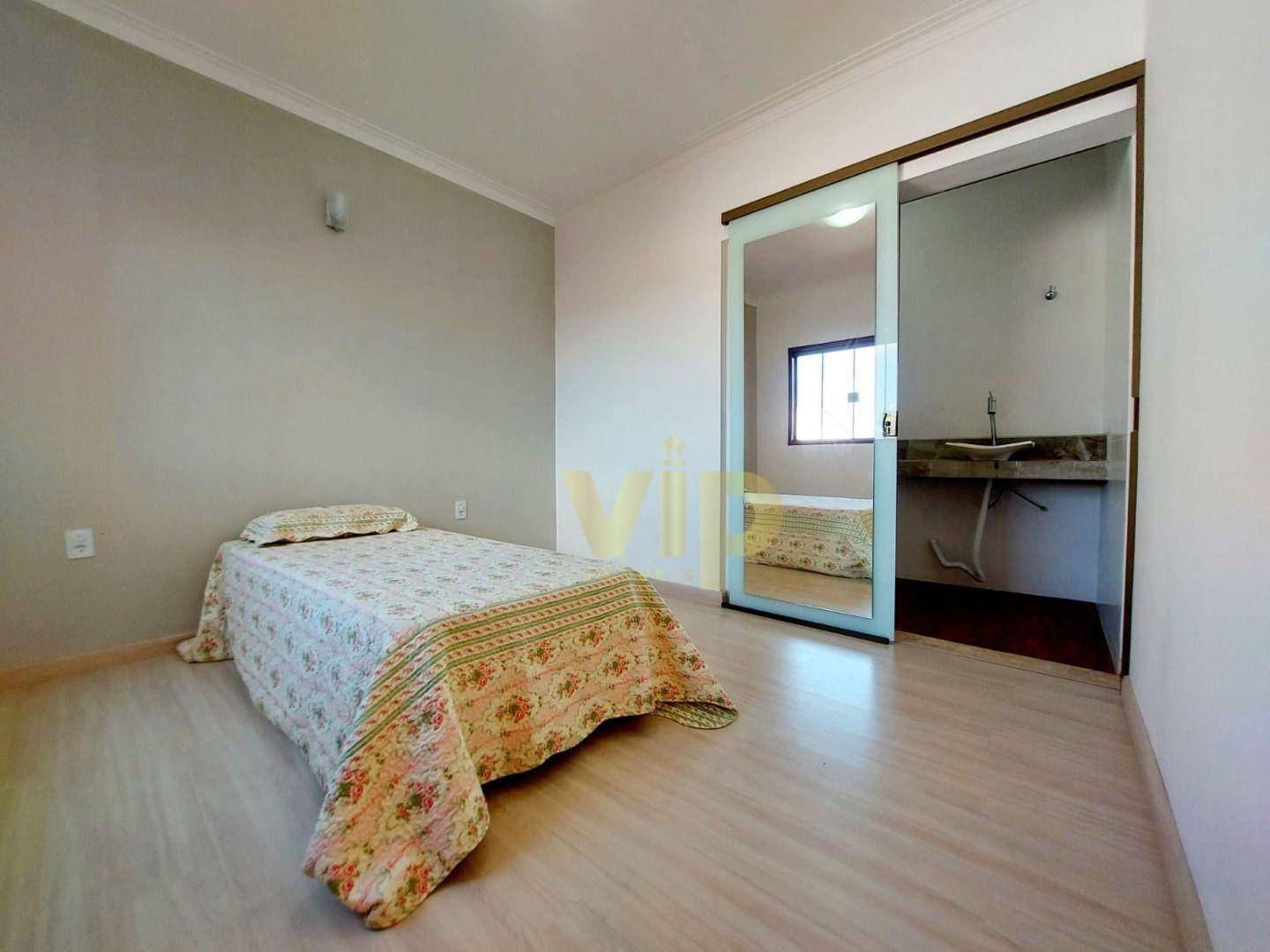 Casa à venda com 4 quartos, 300m² - Foto 14