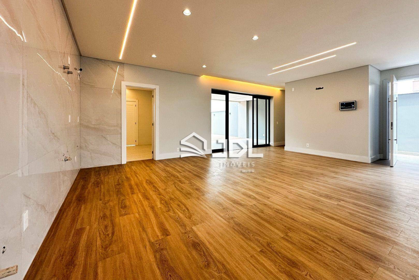 Casa à venda com 3 quartos, 300M2 - Foto 4