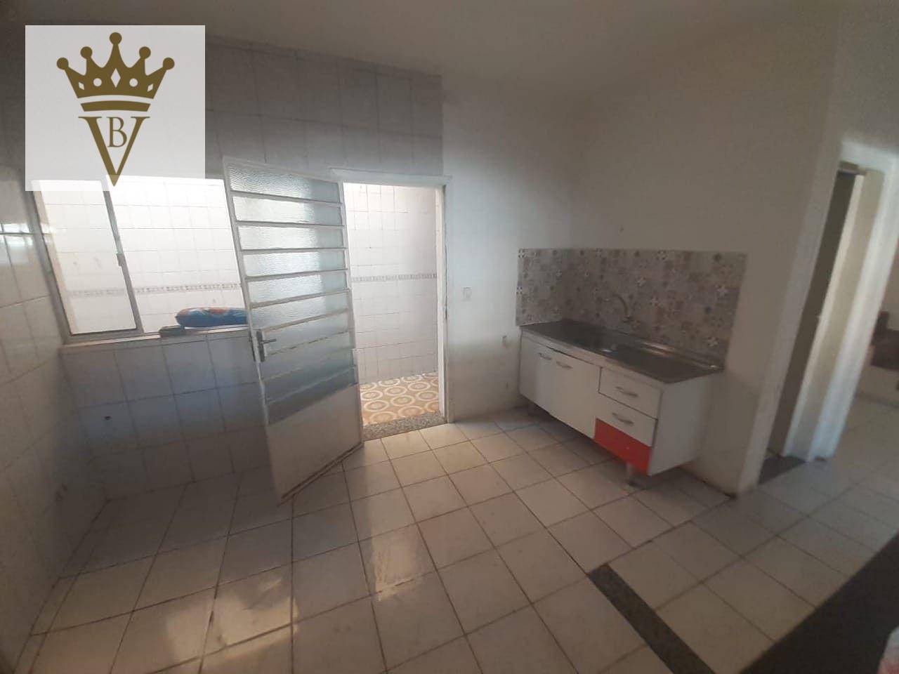 Casa à venda com 3 quartos, 200m² - Foto 10