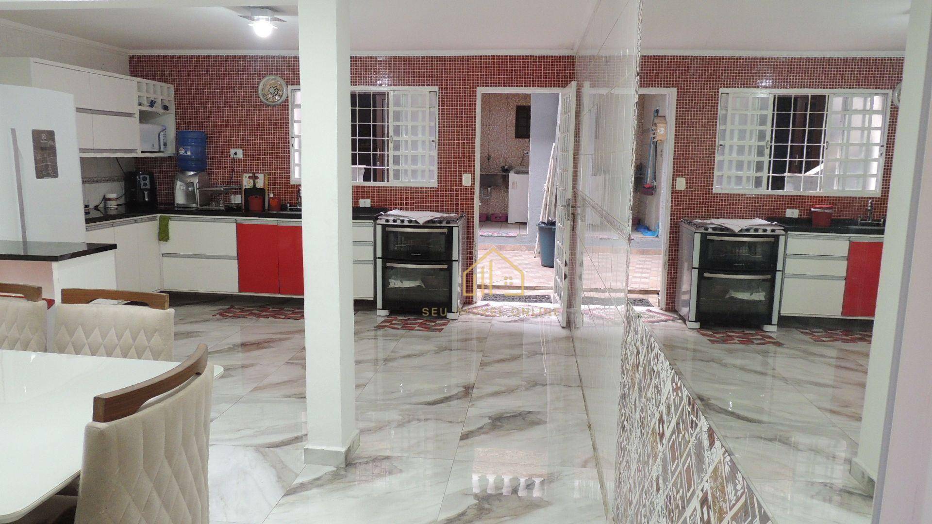 Sobrado à venda e aluguel com 4 quartos, 180m² - Foto 13