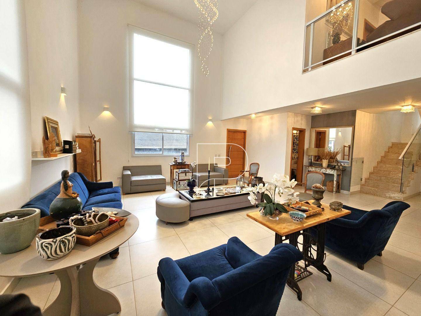 Casa de Condomínio à venda com 3 quartos, 290m² - Foto 1