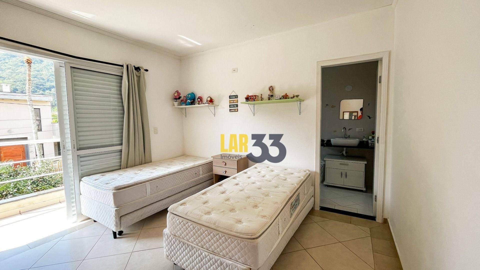 Casa de Condomínio à venda com 3 quartos, 220m² - Foto 9