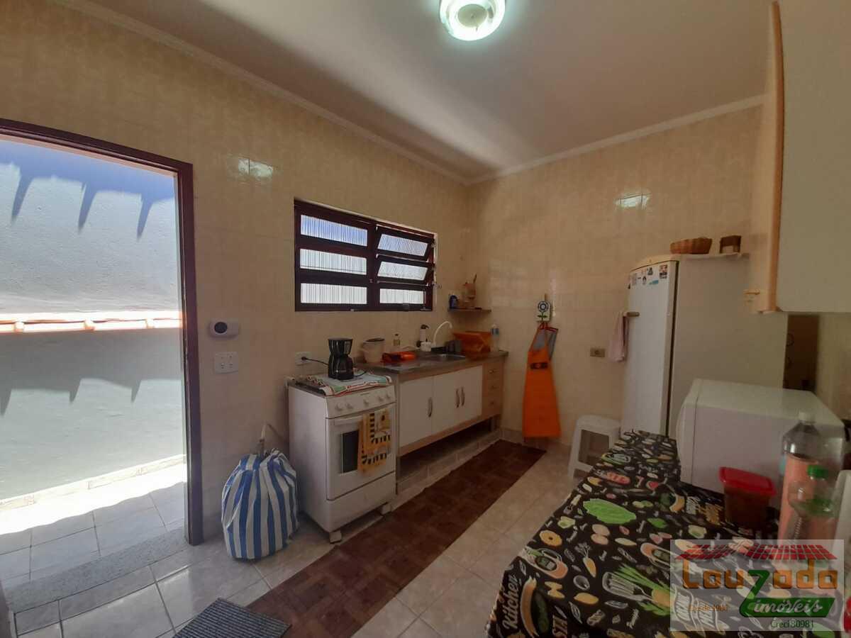 Casa à venda com 2 quartos, 500m² - Foto 12