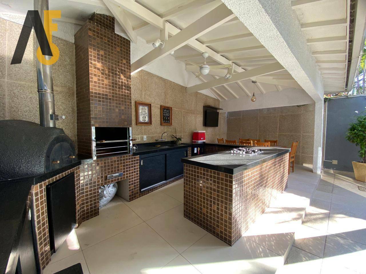 Casa à venda com 4 quartos, 368m² - Foto 16