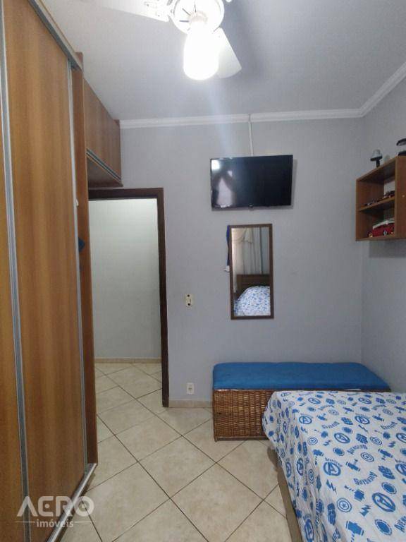 Casa à venda com 3 quartos, 169m² - Foto 16