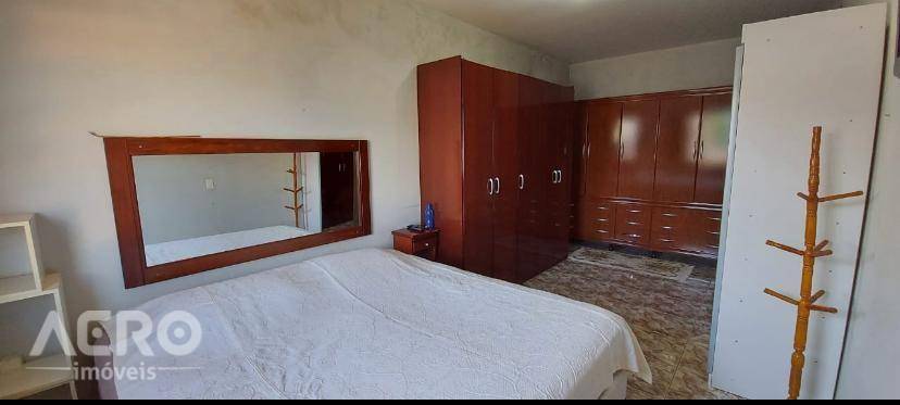 Casa à venda com 3 quartos, 250m² - Foto 11