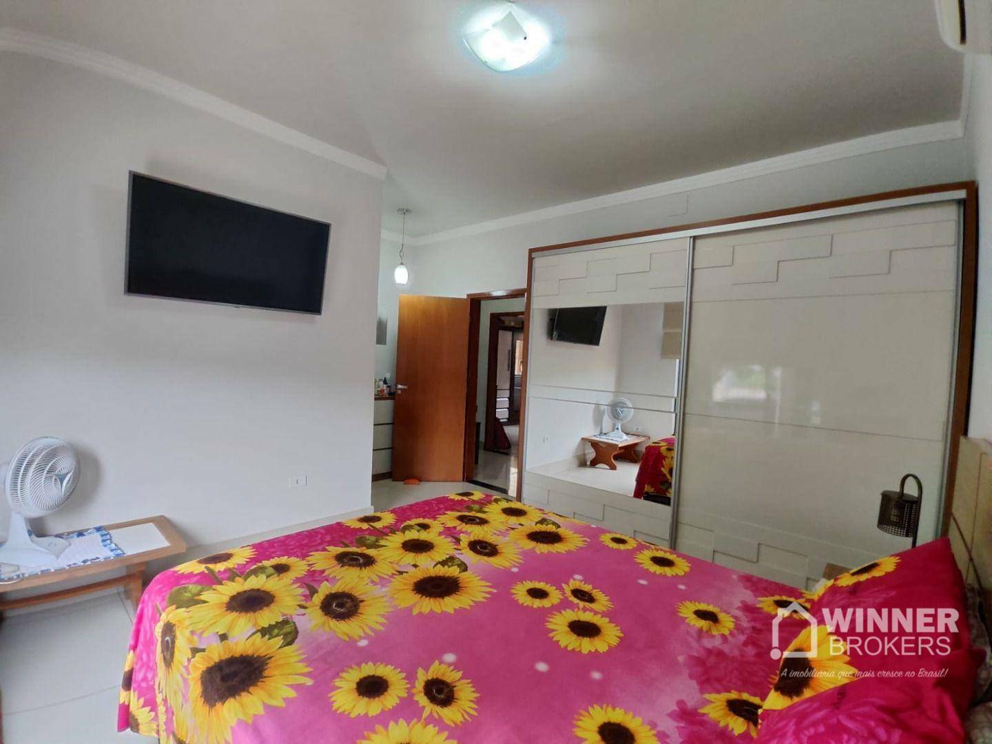 Casa à venda com 4 quartos, 245m² - Foto 9