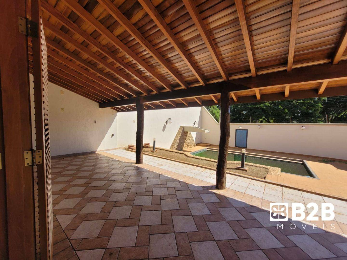 Casa à venda com 2 quartos, 235m² - Foto 2