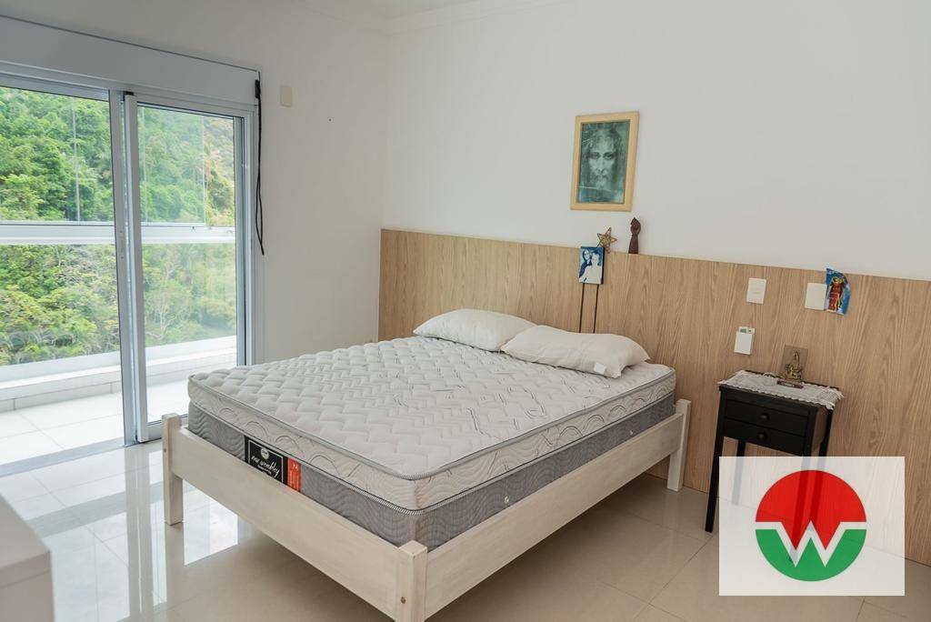 Apartamento à venda com 3 quartos, 203m² - Foto 27