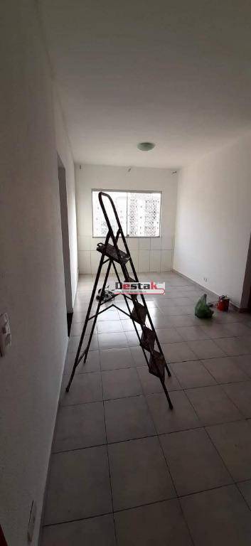 Apartamento à venda com 2 quartos, 59m² - Foto 6