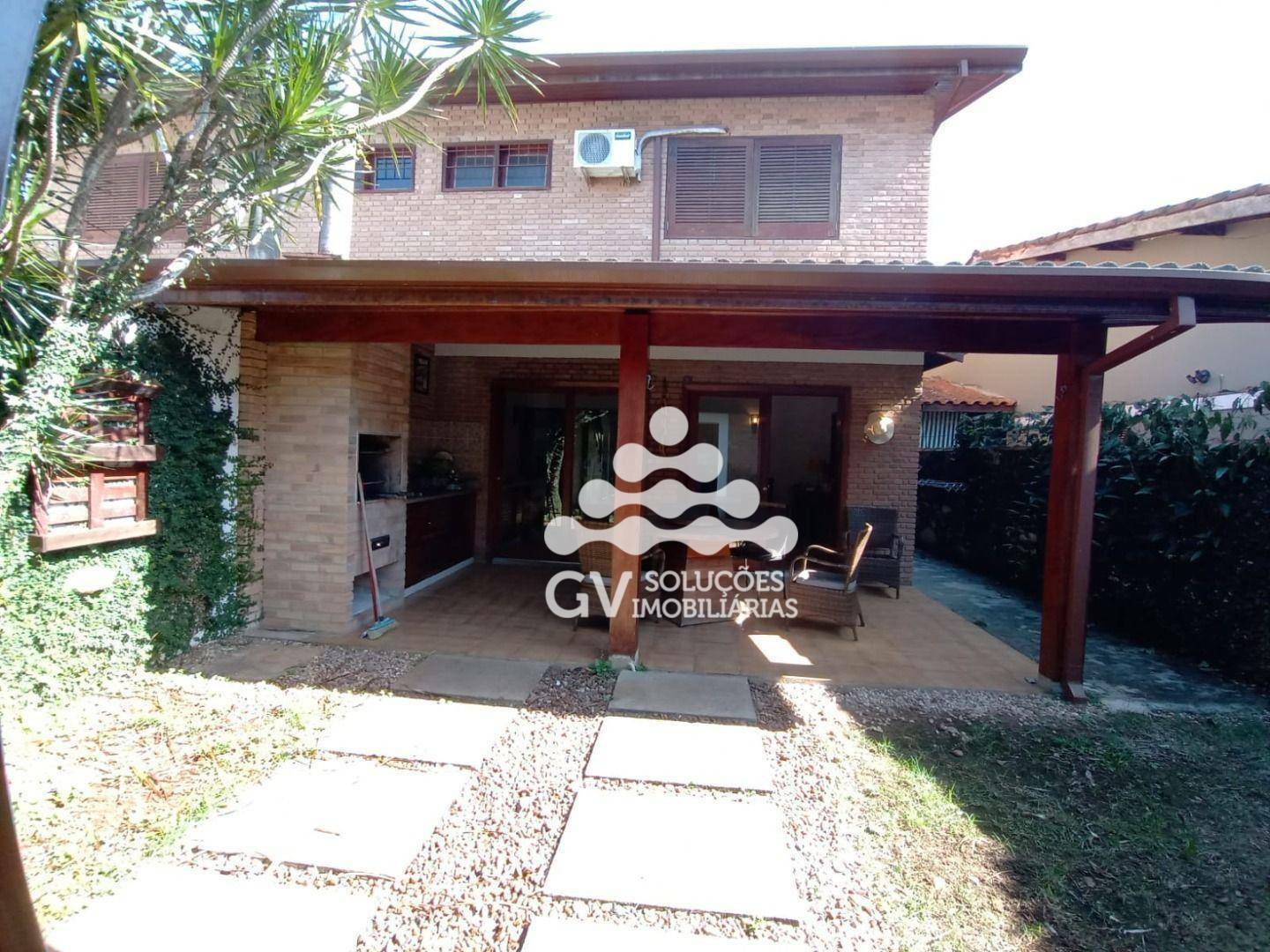 Casa à venda com 4 quartos, 180m² - Foto 2