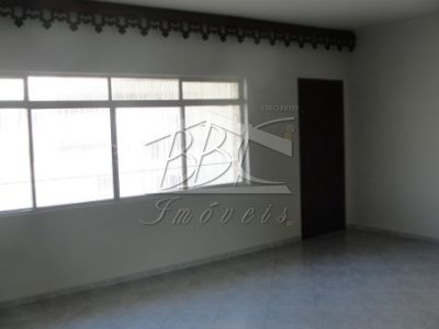 Sobrado à venda com 3 quartos, 160m² - Foto 1