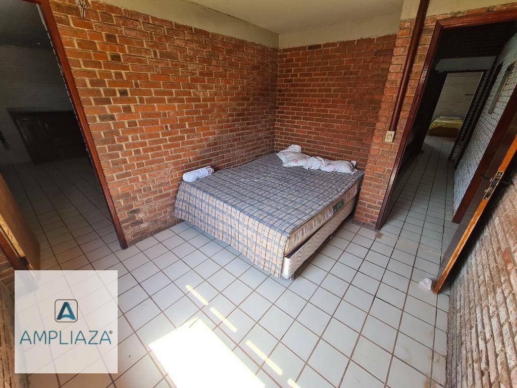 Casa à venda com 4 quartos, 300m² - Foto 10