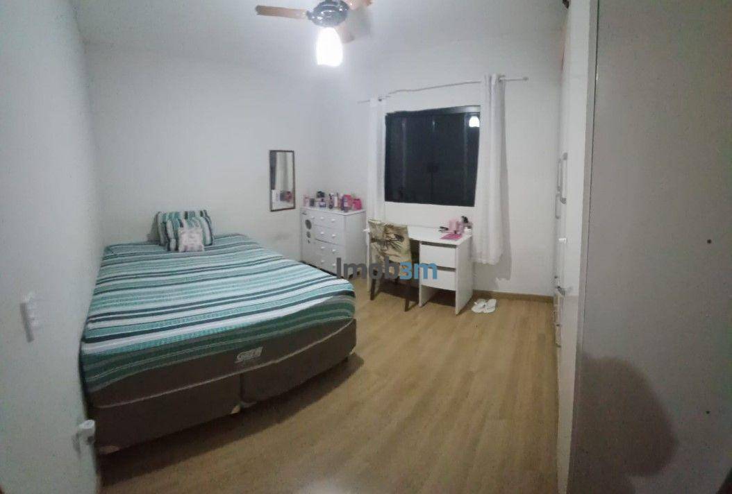 Casa à venda com 3 quartos, 94m² - Foto 11