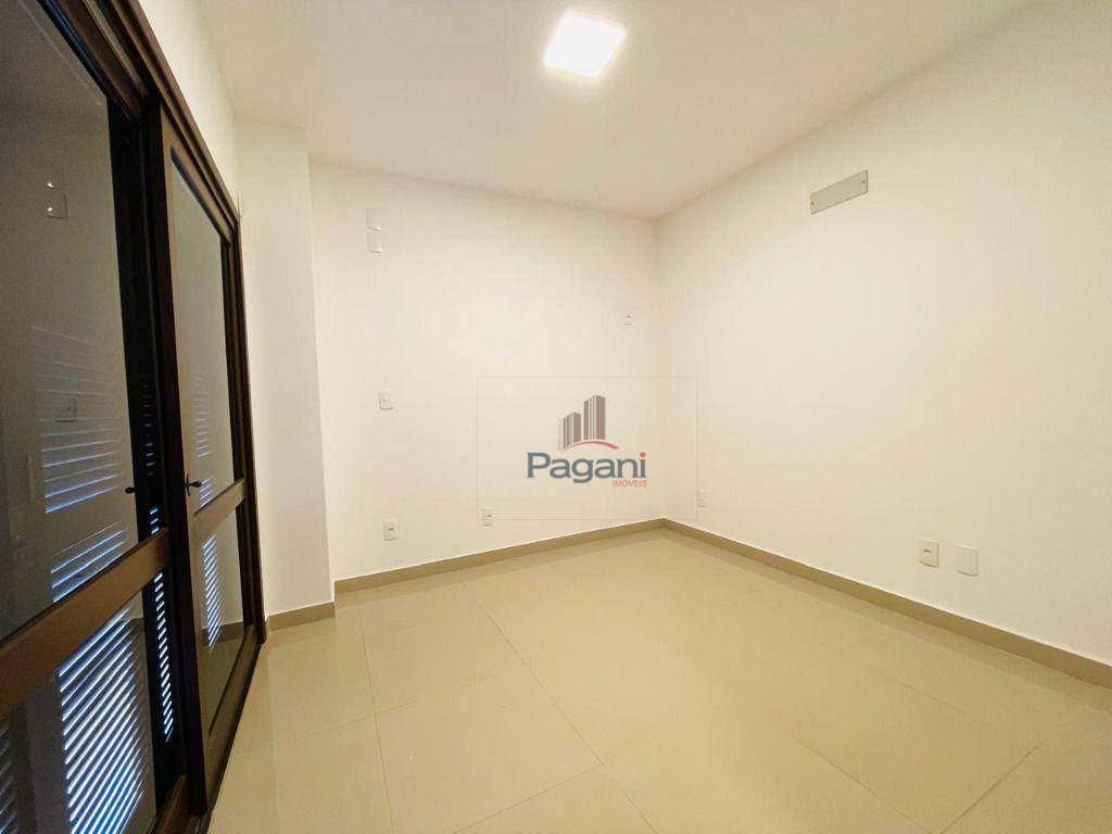 Casa, 4 quartos, 259 m² - Foto 36