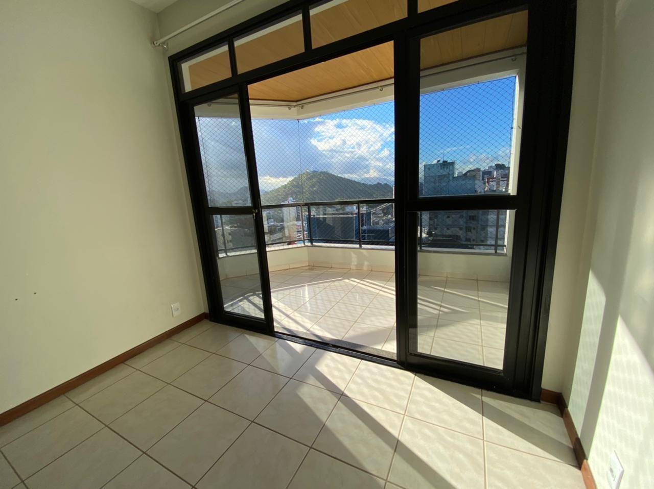 Apartamento à venda com 3 quartos, 117m² - Foto 4