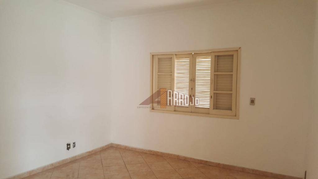 Casa à venda com 2 quartos, 159m² - Foto 9