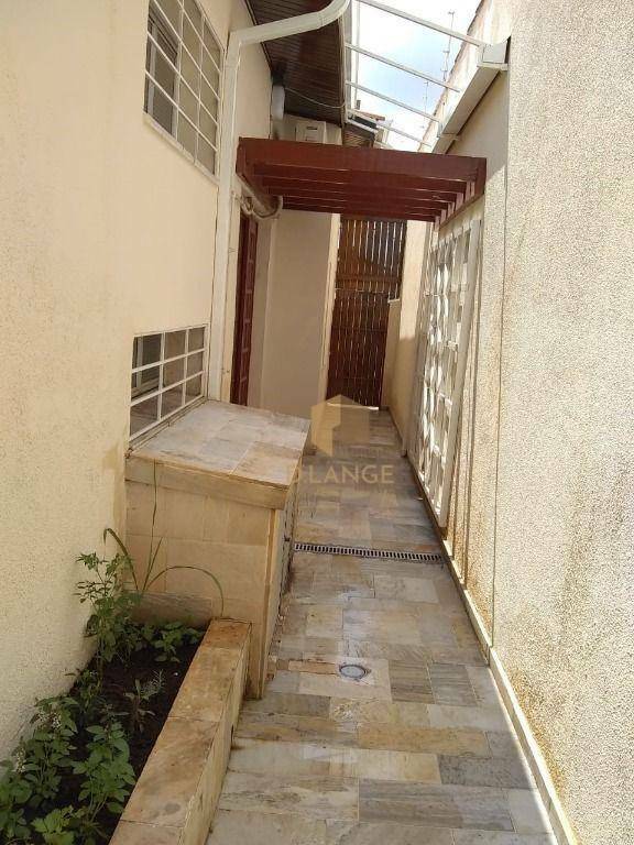 Casa à venda com 3 quartos, 220m² - Foto 16