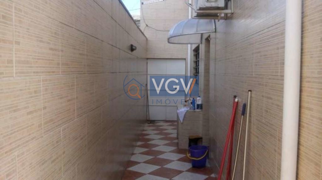 Casa à venda com 3 quartos, 200m² - Foto 3