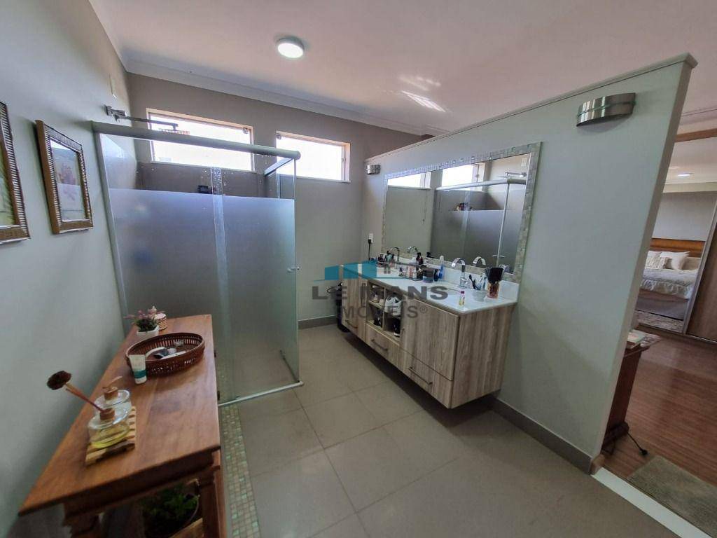 Casa à venda com 3 quartos, 210m² - Foto 20