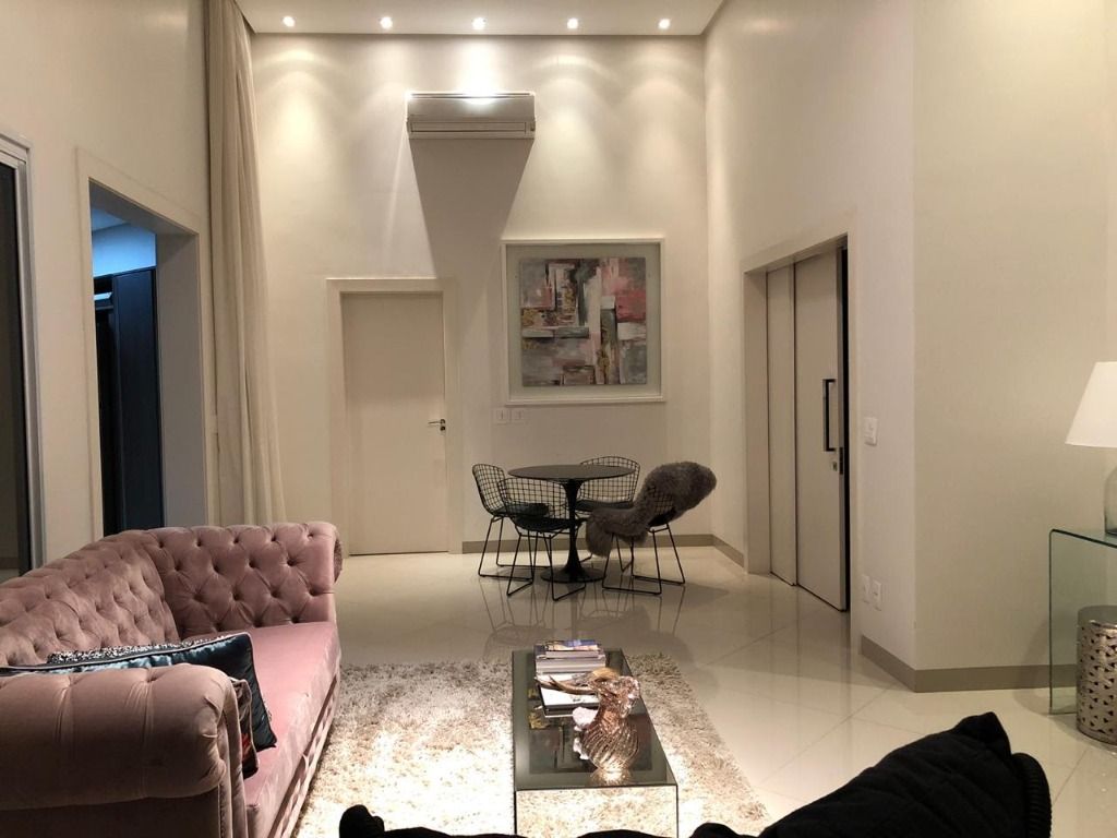 Casa de Condomínio à venda com 3 quartos, 250m² - Foto 3