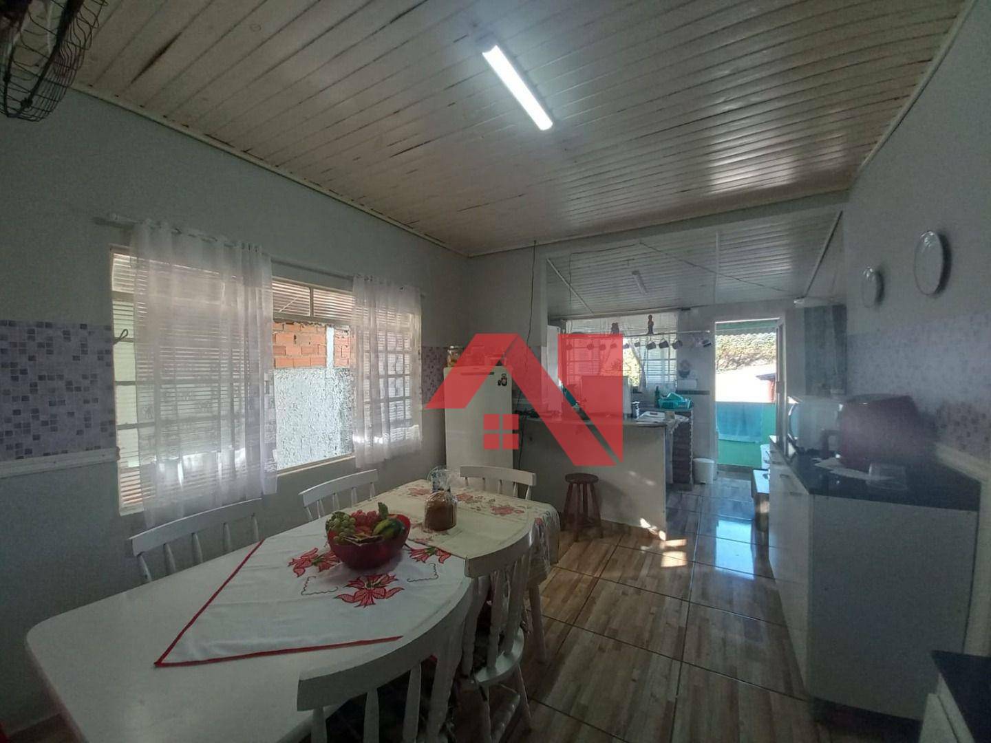 Casa à venda com 3 quartos, 270m² - Foto 1