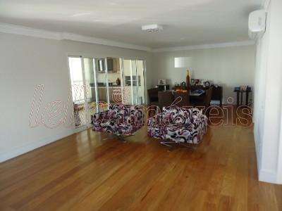 Apartamento para alugar com 4 quartos, 210m² - Foto 2