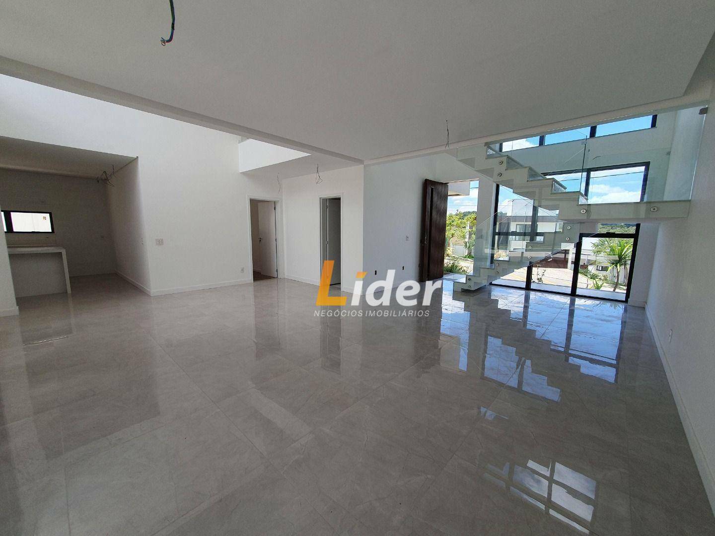 Casa de Condomínio à venda com 4 quartos, 330m² - Foto 4