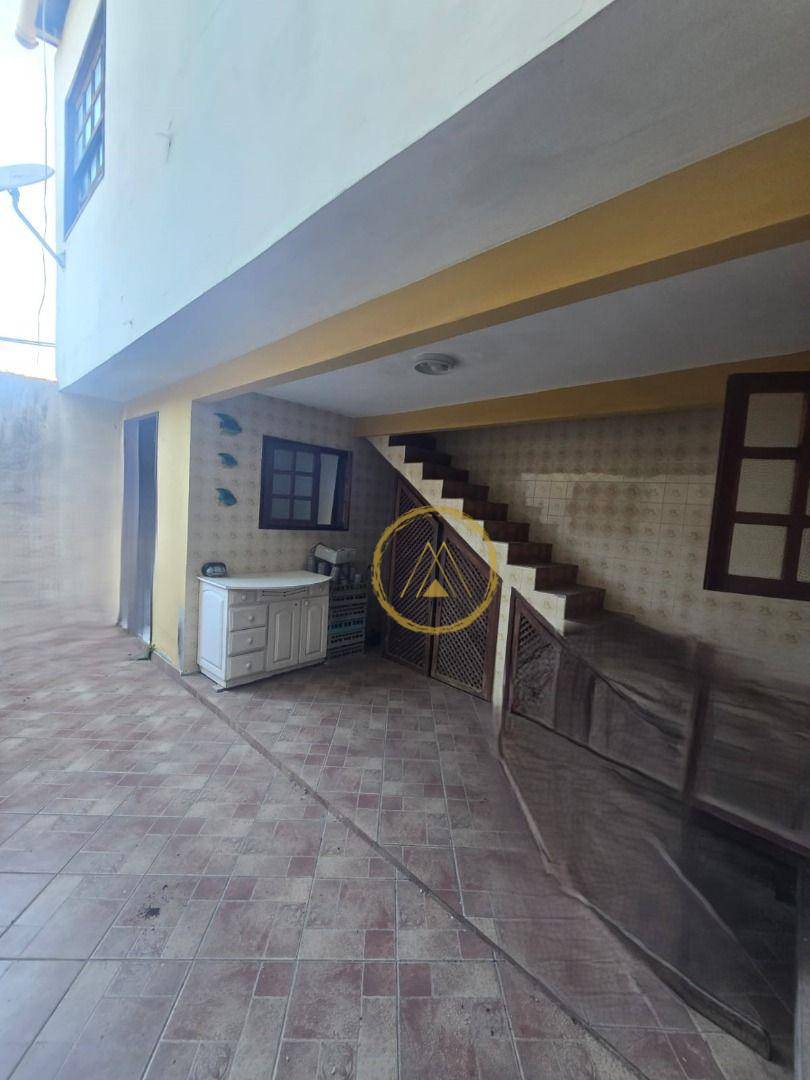 Casa à venda com 3 quartos, 200m² - Foto 18