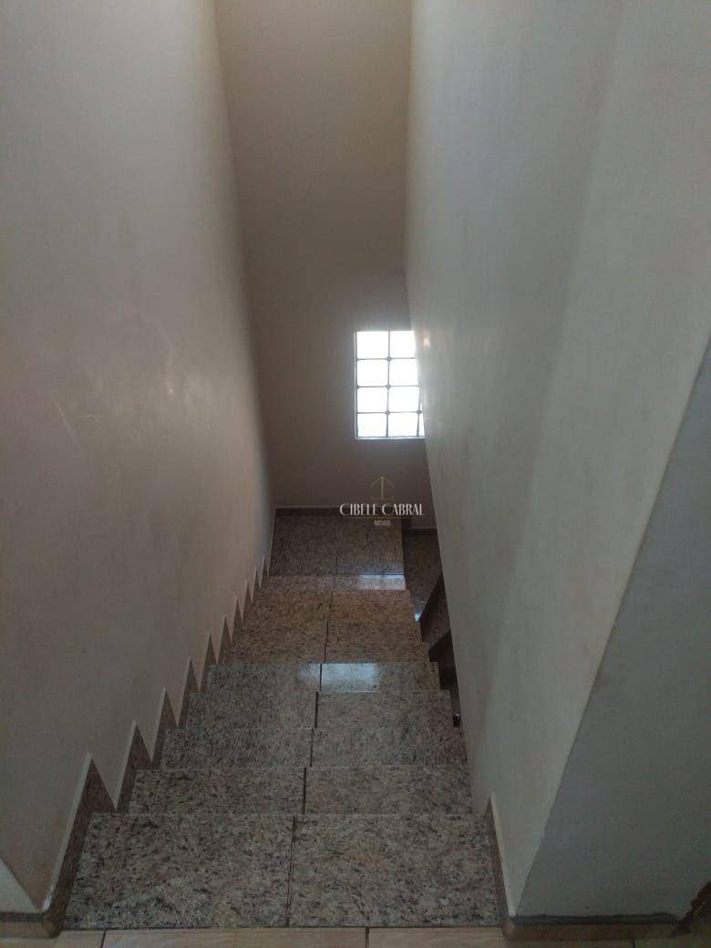 Casa à venda com 3 quartos, 210m² - Foto 18