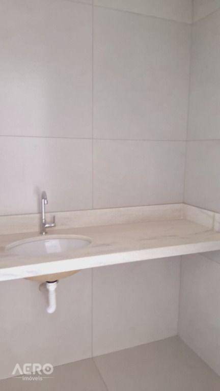 Apartamento à venda com 2 quartos, 64m² - Foto 12