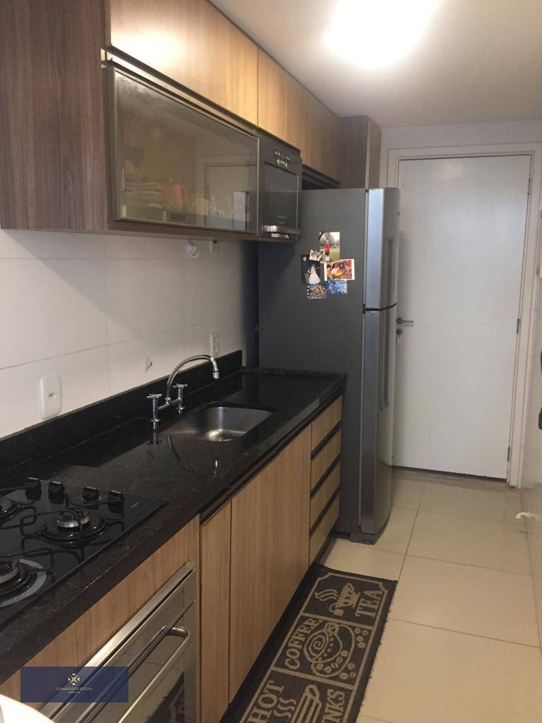 Apartamento à venda com 3 quartos, 191m² - Foto 4