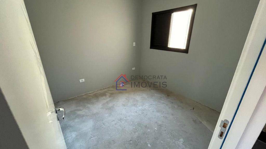 Sobrado à venda com 2 quartos, 84m² - Foto 4