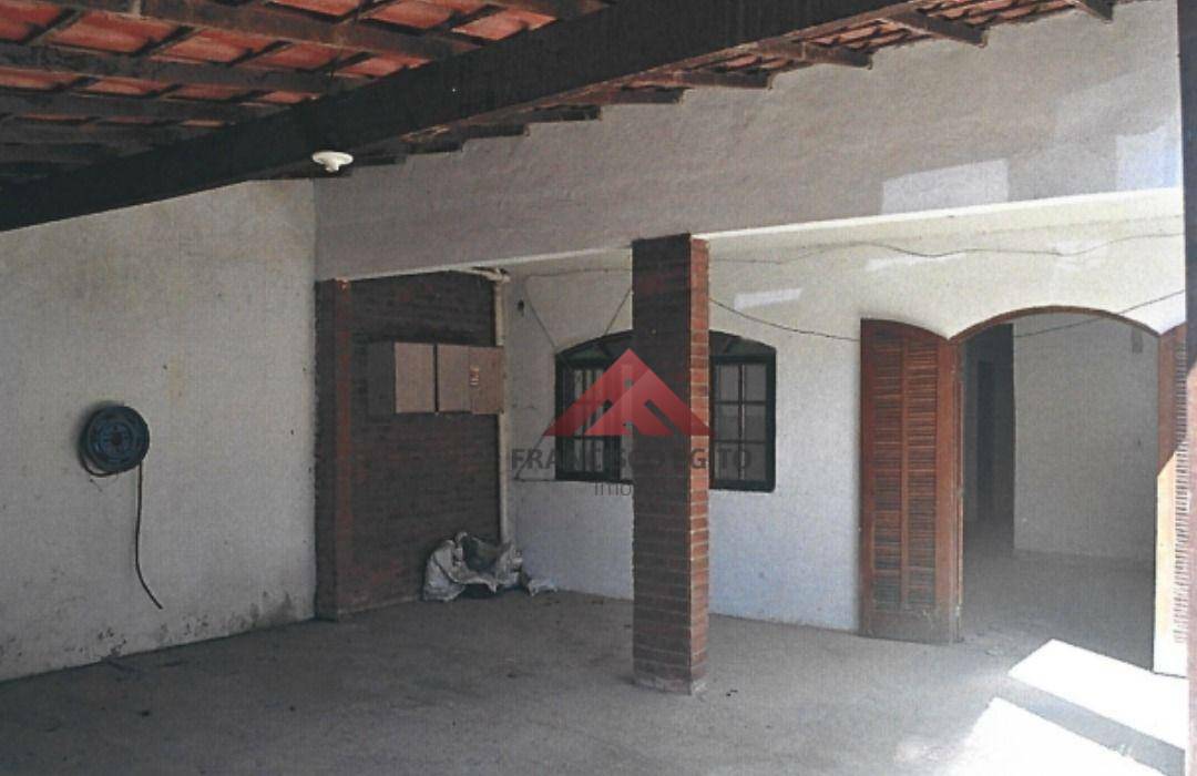 Casa à venda com 3 quartos, 140m² - Foto 2