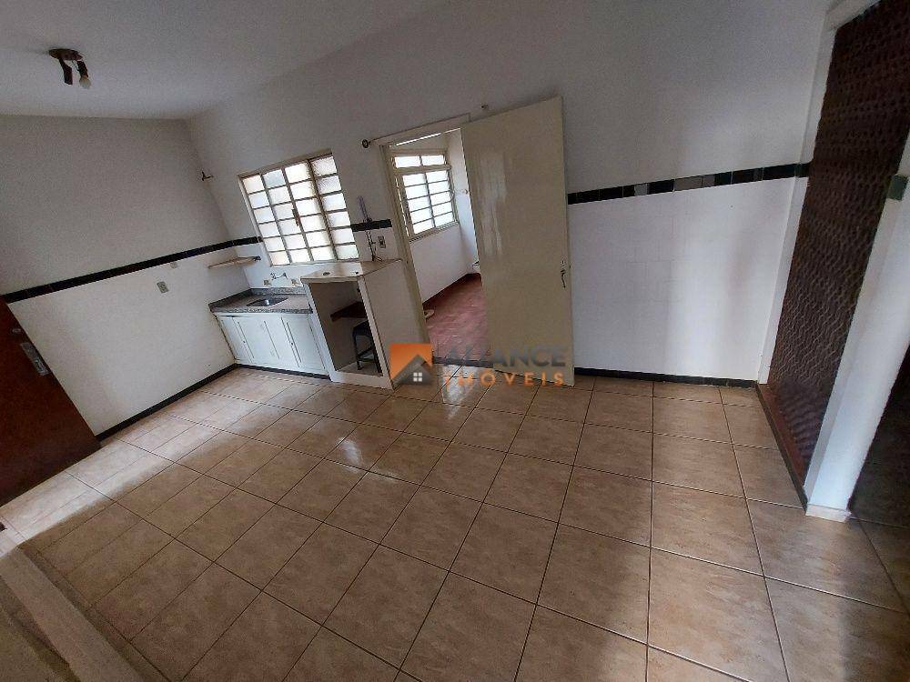 Apartamento para alugar com 3 quartos, 120m² - Foto 4