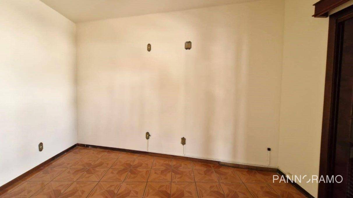 Casa para alugar com 3 quartos, 250m² - Foto 12