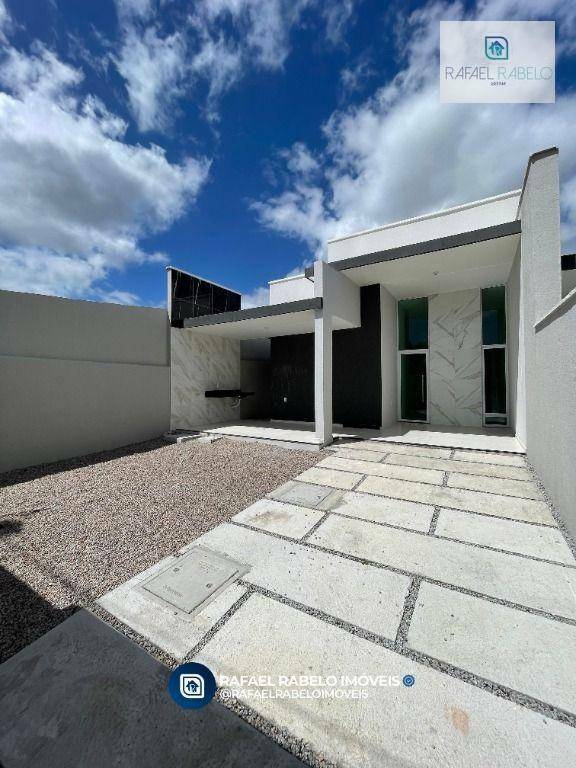 Casa à venda com 3 quartos, 107m² - Foto 1